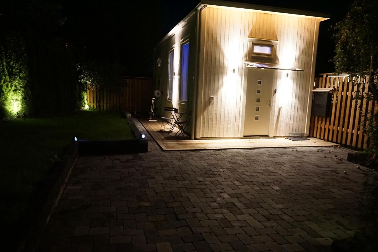 Fresh Happy Little House, 35 M2 In Taeby Appartement Stockholm Buitenkant foto